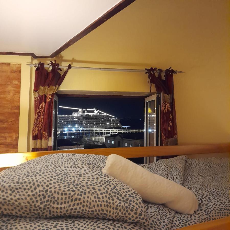 Pequeno Hostel Лиссабон Экстерьер фото